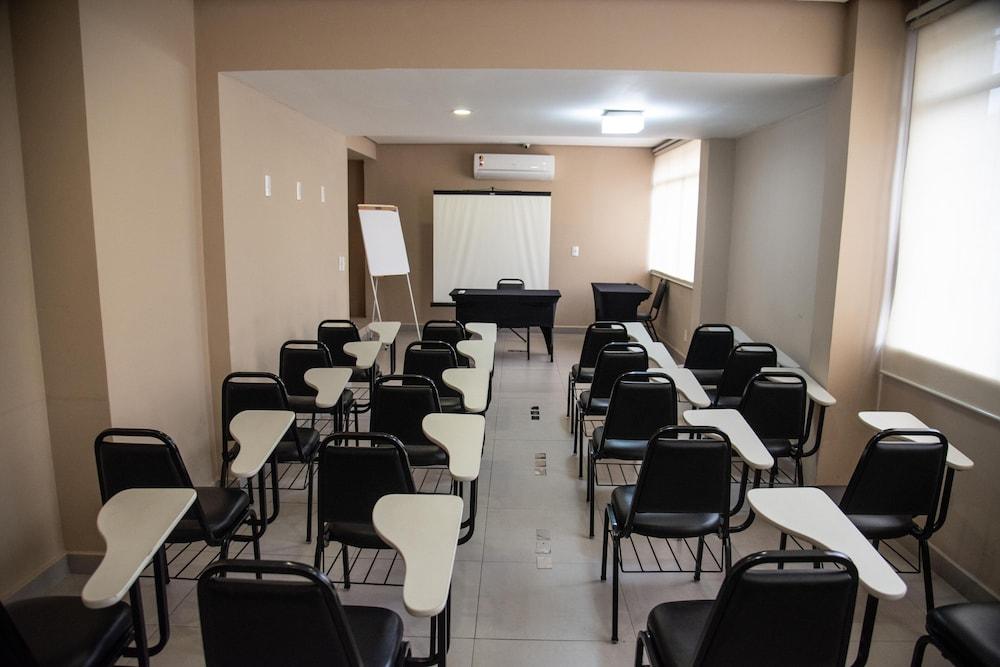 Getullio Hotel Cuiabá Exteriör bild